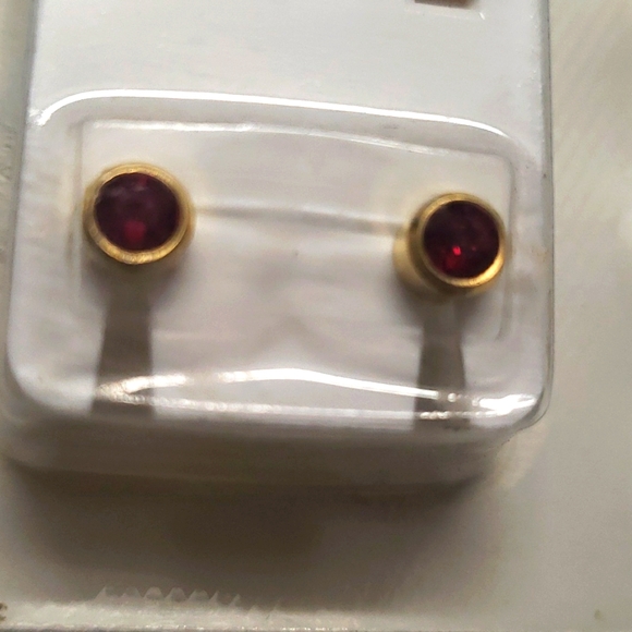 New Original Caflon Earrings with Colored Stone for Baby Girls Gold and Red. - Picture 5 of 6